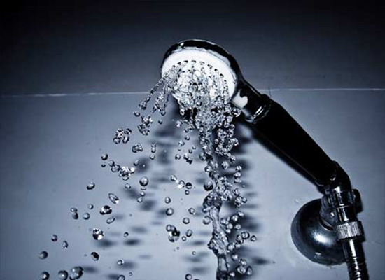 5 cách tăng áp lực nước cho vòi sen đơn giản